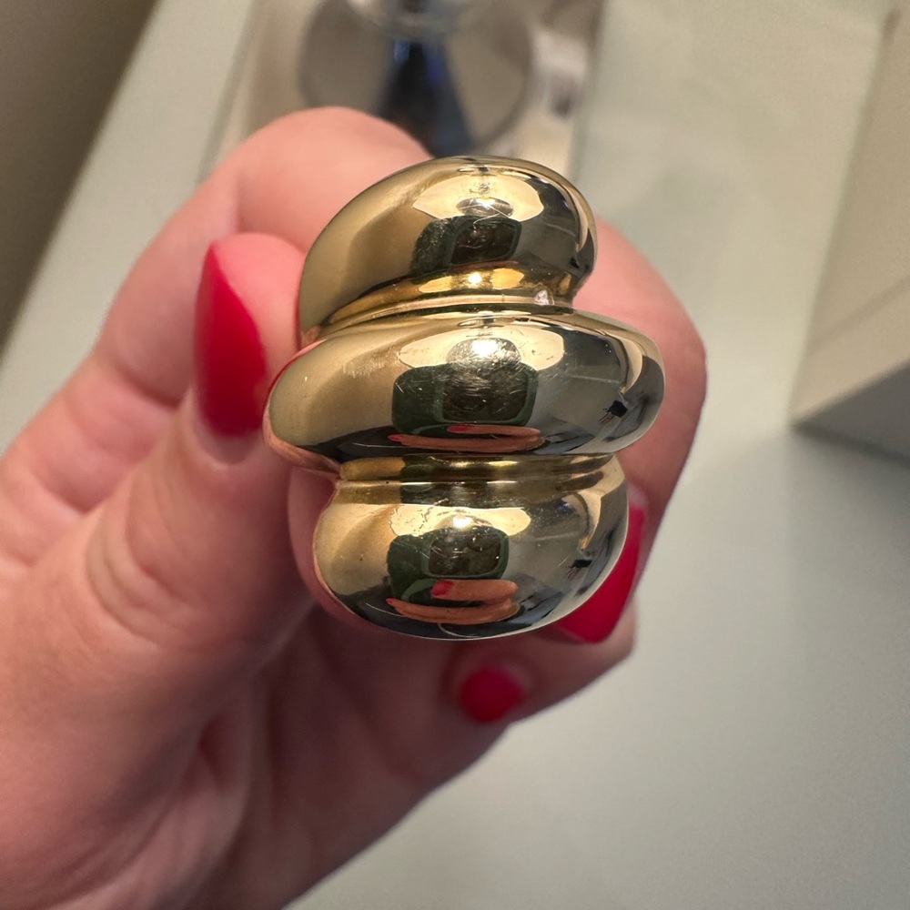 SOLD! 17.6 Grams Solid 14k Gold Swirl Cocktail Ring - Picture 9 of 16
